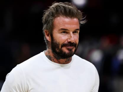 David Beckham Geburtstag David Beckham im weißen t-shirt