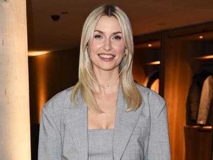 Lena Gercke Beauty Favoriten Lena Gercke strahlt im Geschäft