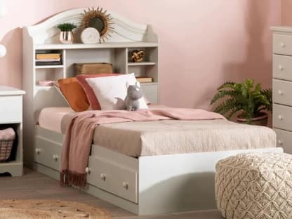Zimmer mit viel Stauraum