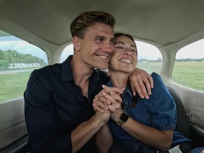 Friedrich und Laura im Flieger