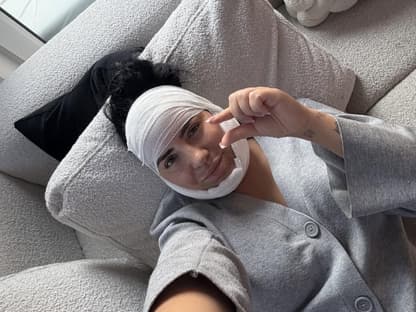 Leyla Heiter mit Kopfverband