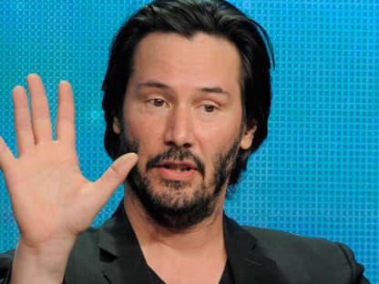 Keanu Reeves ("Matrix")´ benutzt auch eine andere Hand als die meisten Menschen auf der Welt