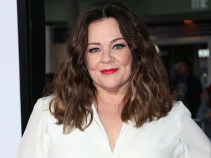 Melissa McCarthy lächelt in die Kamera