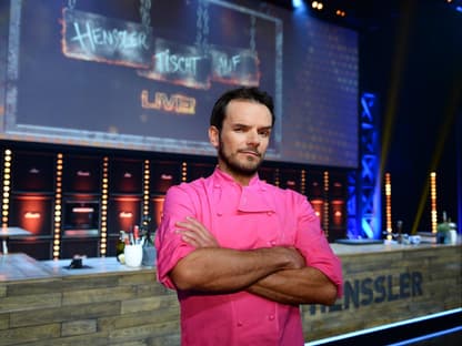 Steffen Henssler mit verschränkten Armen