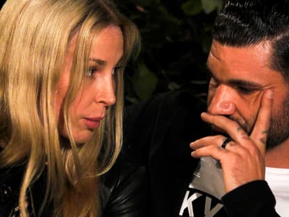 Mike Cees und Michelle Monballijn gucken sucht im “Sommerhaus der Stars” traurig an