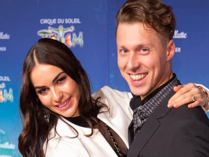 Renata und Valentin Lusin posieren glücklich