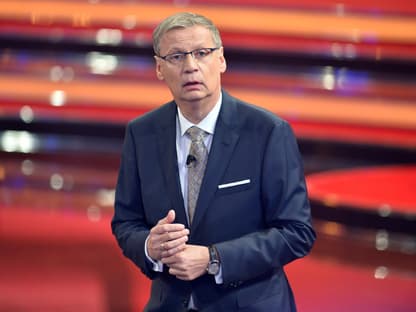 Günther Jauch schaut geschockt