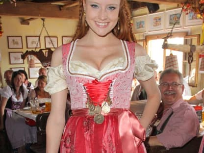 Lady in Red: Barbara Meier