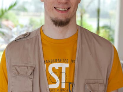 Marius: Der 21-Jährige studiert Geografie in Halle und zockt online auch mal 14 Stunden durch. Außerdem liebt er Dokumentationen über Wildtiere. Seine Beauty ist ...