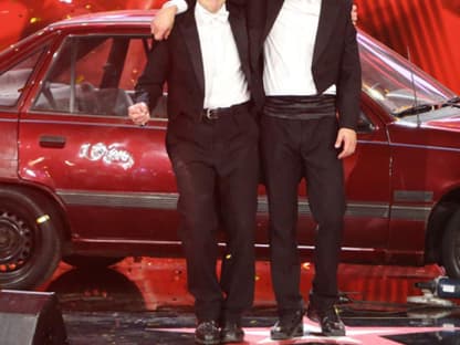 Christian von Richthofen und Leonard Lazar, bekamen von Thomas Gottschalk den Freiheitsschein fürs Halbfinale