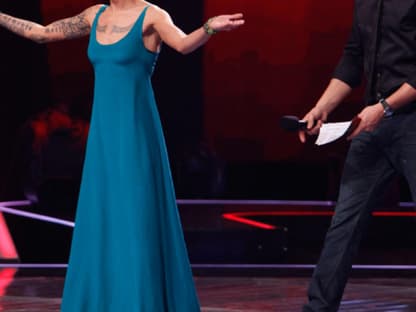 Es kommt zum knappsten Ergebnis der Show ´ Jesper Jürgens muss überraschend âZurück" (Flo Mega) nach Hause! Das Votingergebnis: 100,73 / 99,27 (Coach: 57 / 43)´
