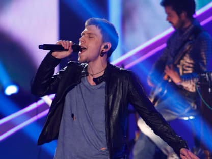 Steffen Reusch startet mit âDrunk In The Morning". Mit dem Song von Lukas Graham singt er sich in die nächsten Liveshows, setzt sich gegen Lida Martel durch. Das Votingergebnis: 115,43 / 84,57 (Coach: 56 / 44)