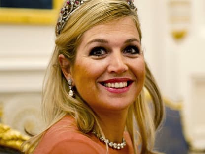 Am 30. April 2013 besteigt Kronprinzessin Máxima der Niederlande den königlichen Thron. OK! zeigt ihren royalen Werdegang. Viel Spaß beim Durchklicken! Am 30. April 2013 besteigt Kronprinzessin Máxima der Niederlande den königlichen Thron. OK! zeigt ihren royalen Werdegang. Viel Spaß beim Durchklicken!