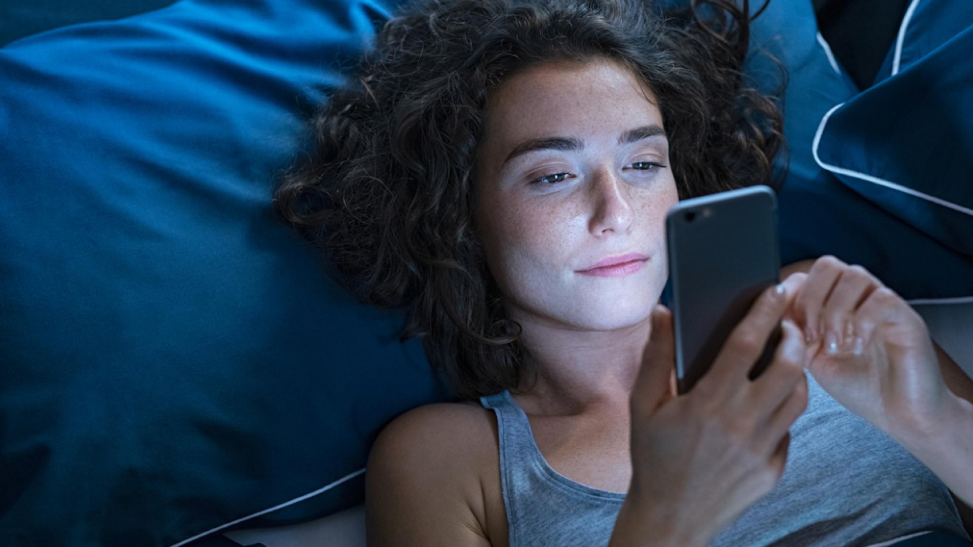 Digital-Aging-So-sch-tzt-du-dich-vor-Hautalterung-durch-blaues-Licht