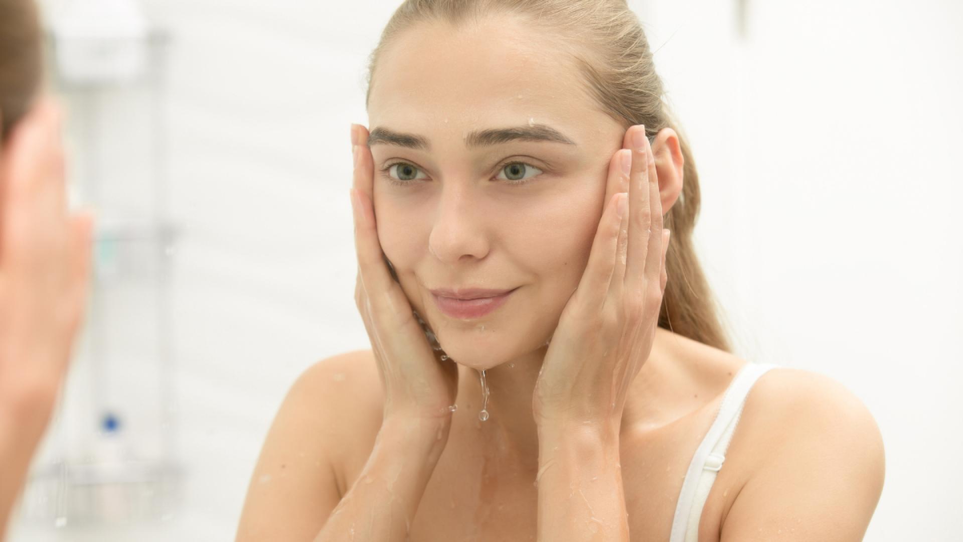 Hautpflege-Dieser-6-Euro-Peeling-Gel-Cleanser-unterst-tzt-den-Erneuerungsprozess-der-Haut