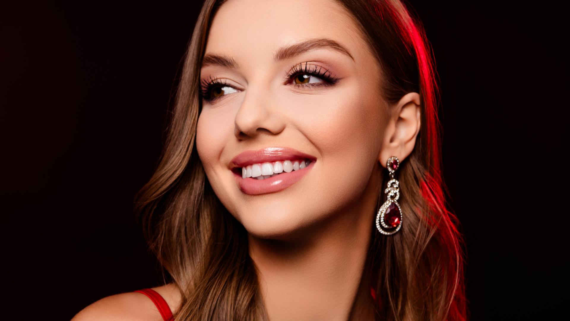 Neue-Mascara-Diese-Wimperntusche-verklumpt-selbst-nach-30-Schichten-nicht