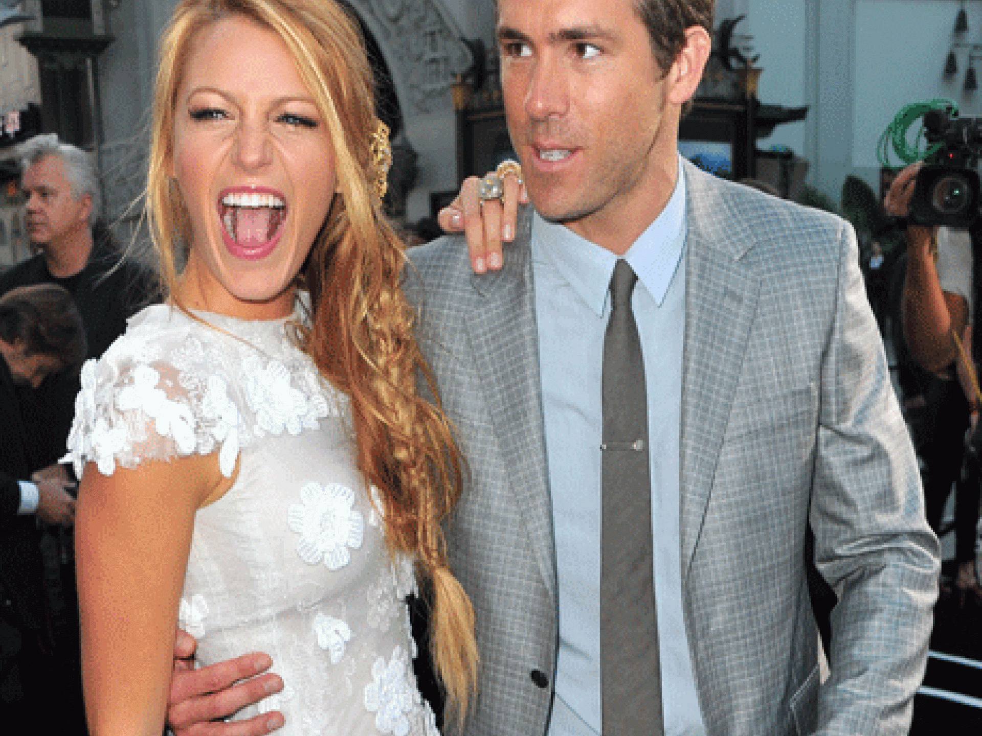 Yay! Blake Lively & Ryan Reynolds Yay! Blake Lively & Ryan Reynolds
