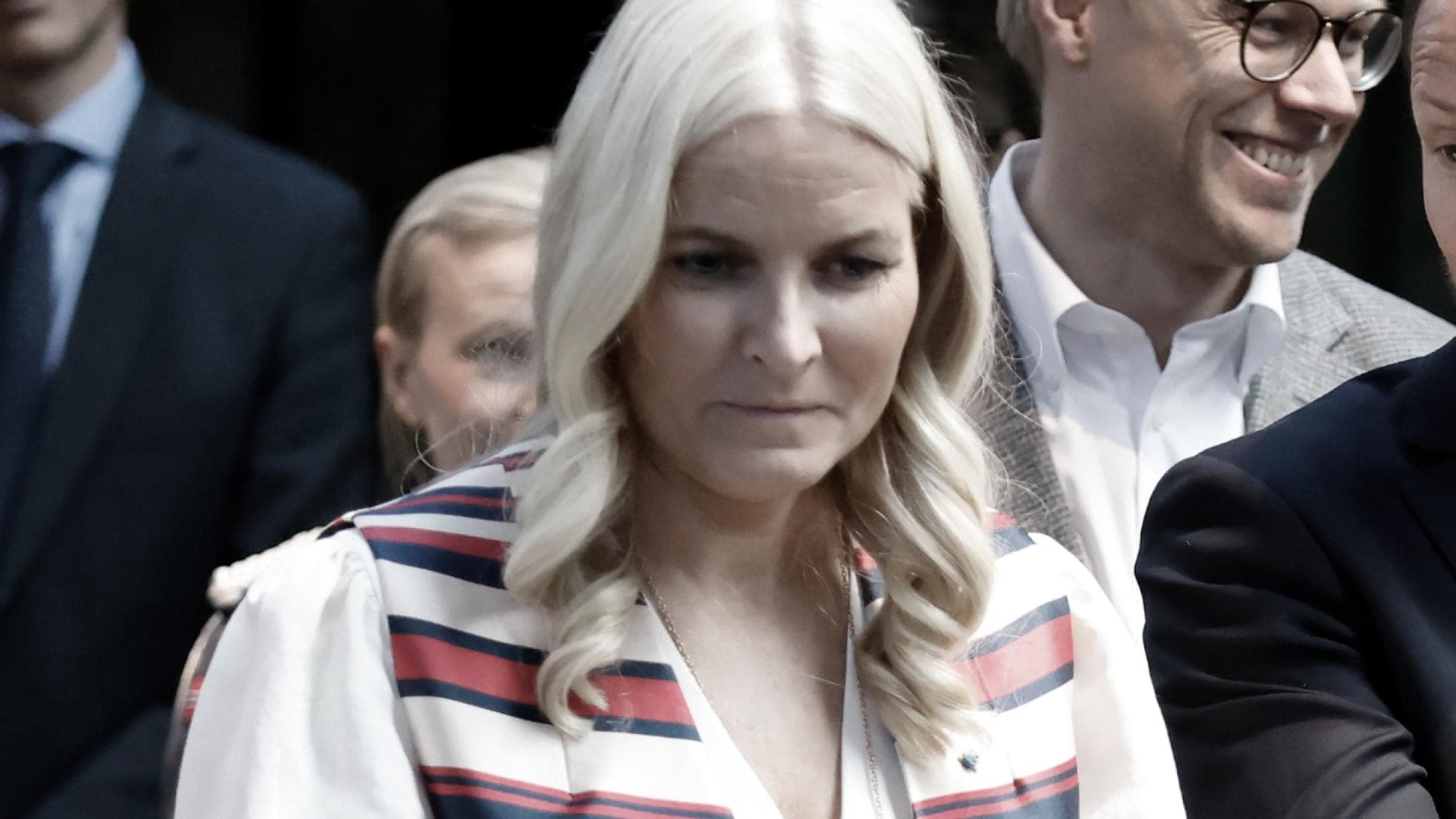 Mette-Marit fra Norge: «Ser tilbake med tungt hjerte»
