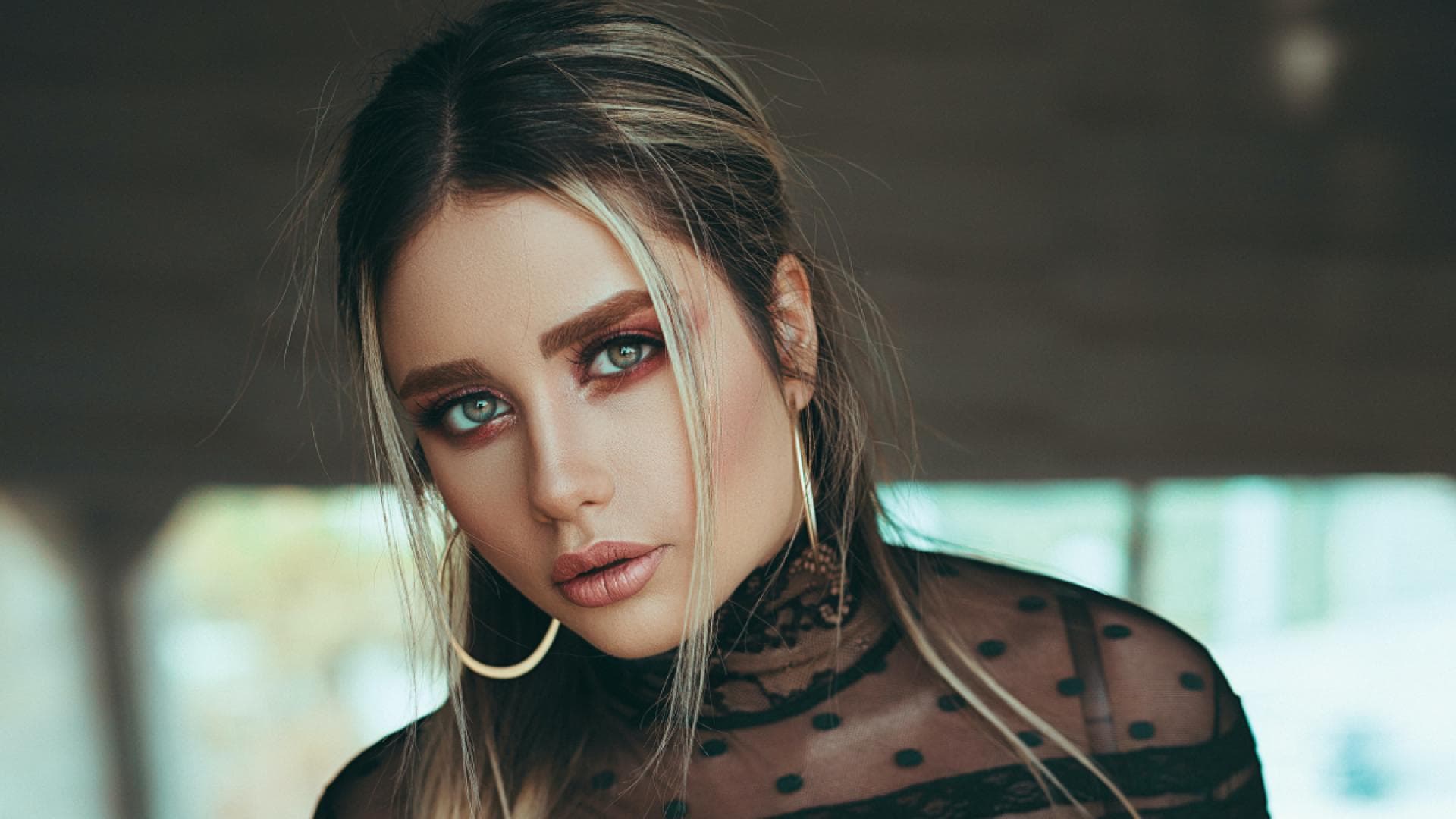 Makeup Dieser 3in1Stift ist Lidschatten, Eyeliner und Kajal zugleich