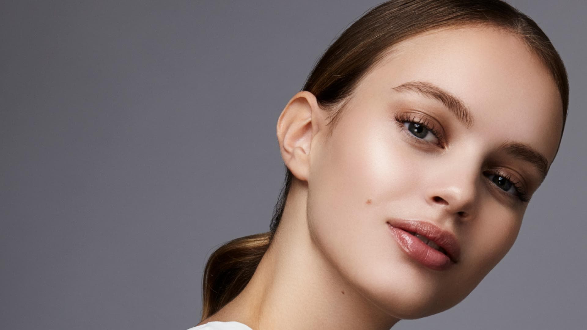 Make-up-Dieser-Primer-hinterl-sst-einen-porenlosen-Effekt