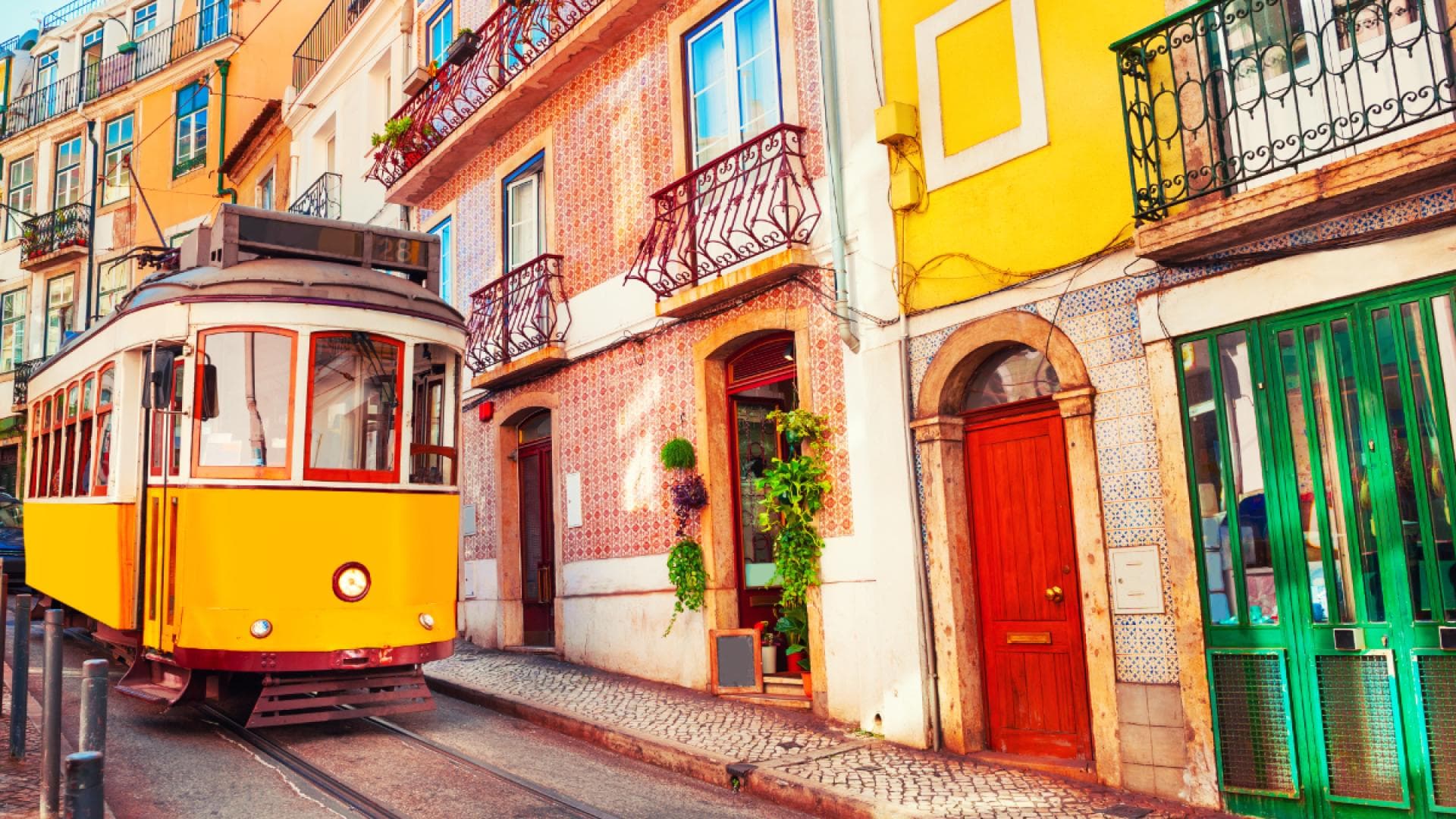 Portugal-entdecken-Eine-Reise-durch-Geschichte-Kultur-und-K-stensch-nheit
