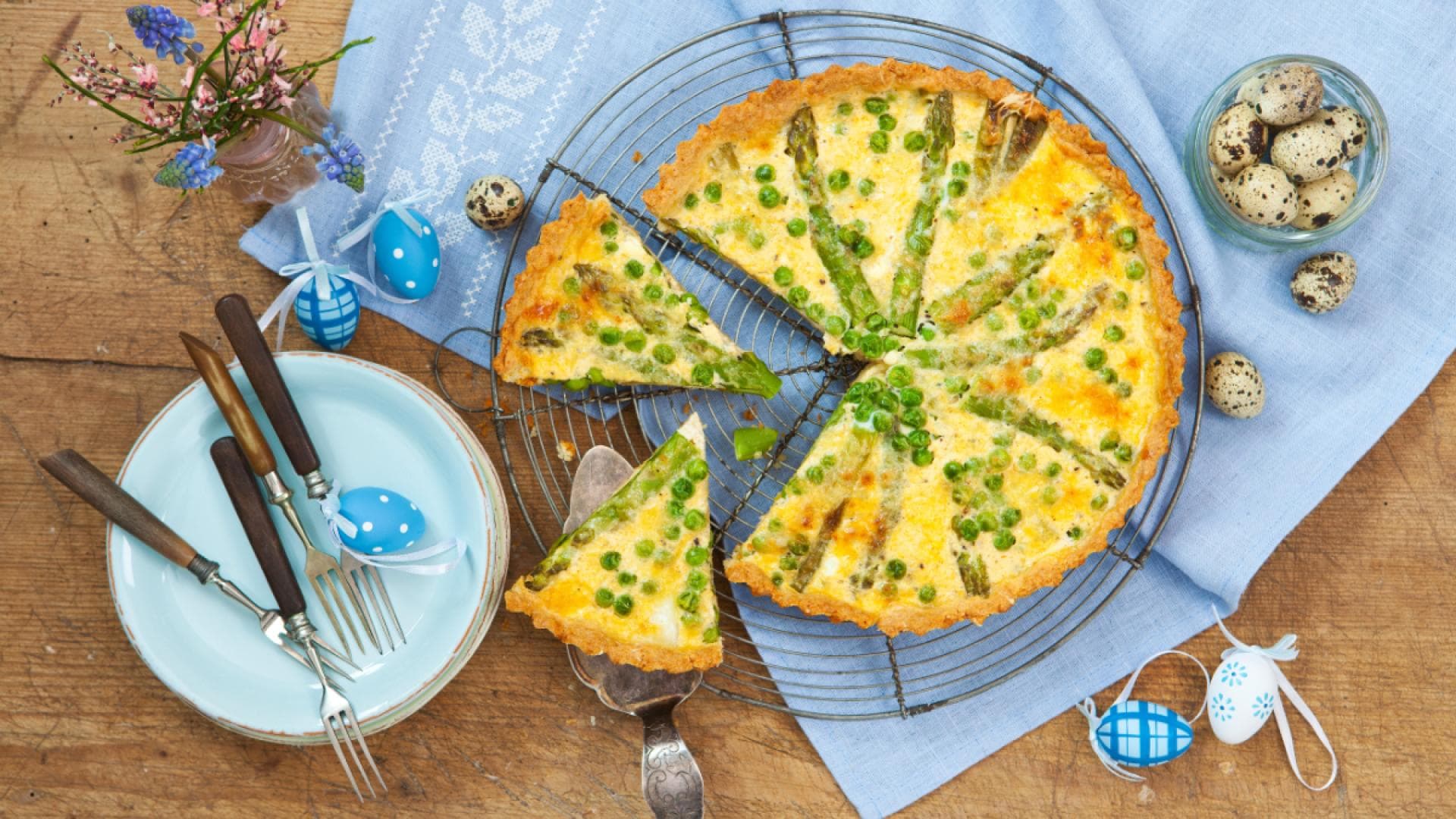 Rezept-Idee mit Spargel: Grüner Frühlingskuchen Rezept-Idee mit Spargel: Grüner Frühlingskuchen