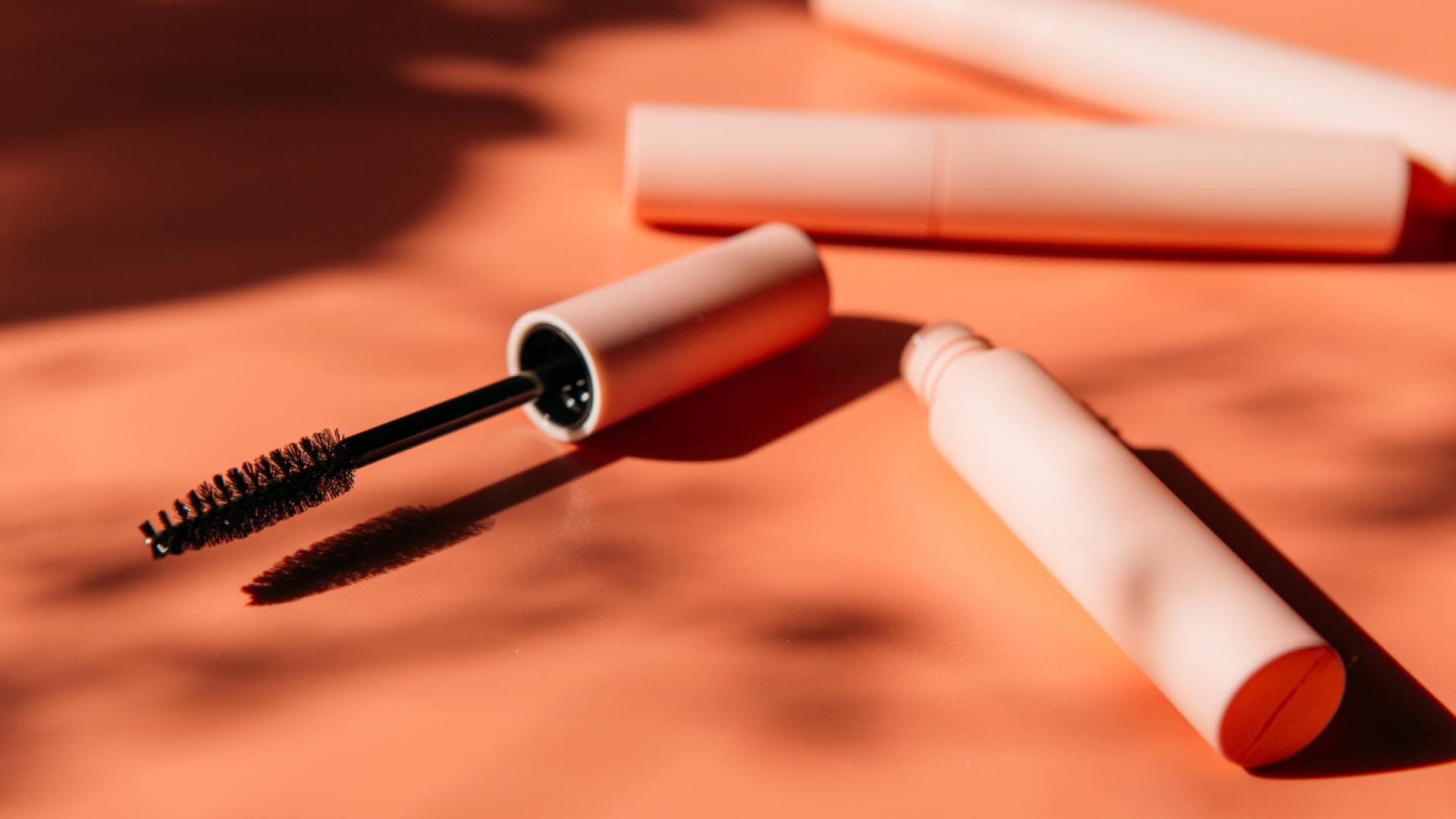 Mascara selber machen Stelle deine eigene Wimperntusche aus natürlichen Zutaten her