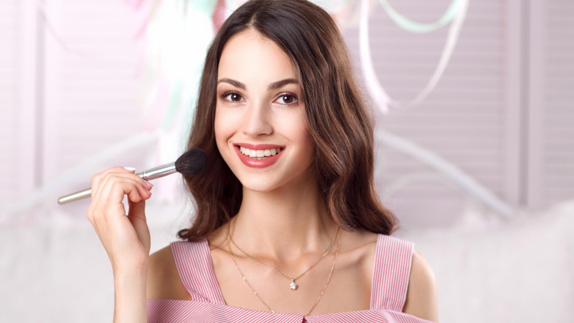 Make-up-Dieses-transparenten-Puder-l-sst-dich-auf-jedem-Foto-wie-gefiltert-aussehen