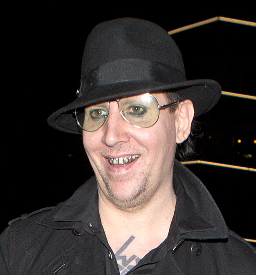 Auweia Marilyn Manson Unterwegs Im Grusel Look Ok Magazin