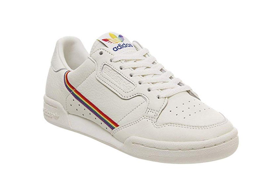 Weiße Sneaker: Der Trend-Schuh bekommt ein farbiges Update