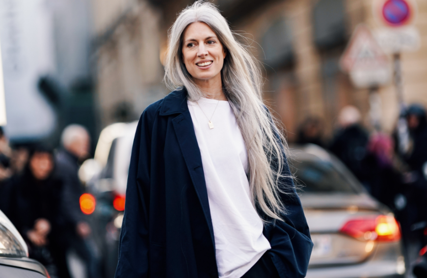 Graue haare mit 50 frau