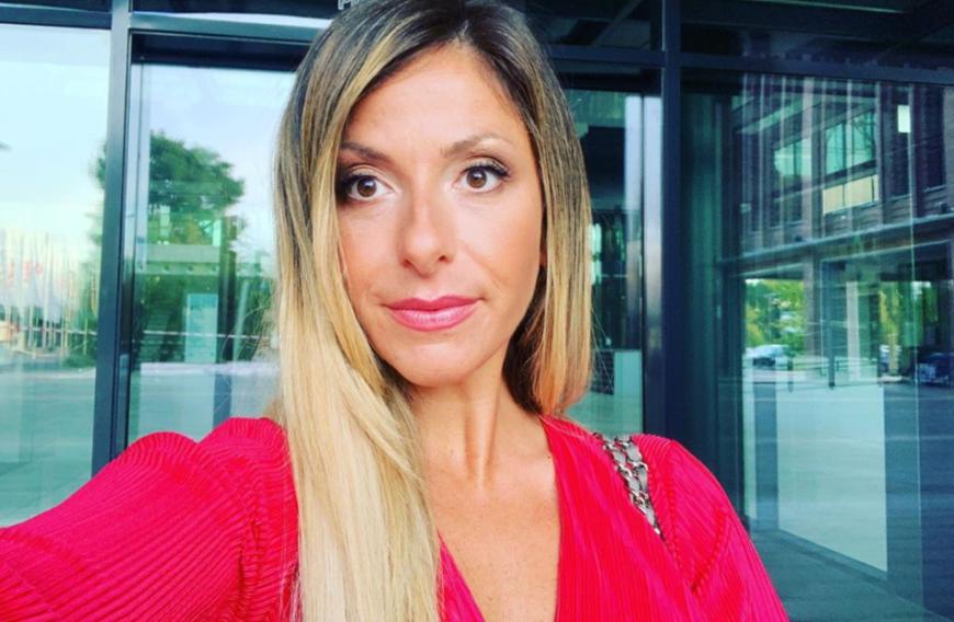Gülcan Kamps Heute - Laqxynewqjdm - Lange haare und noch immer ein