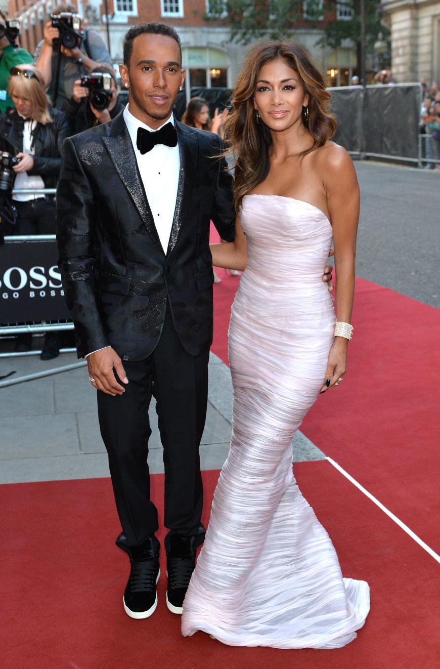 Lewis Hamilton Ist Dieses Sexy Nacktmodel Seine Neue