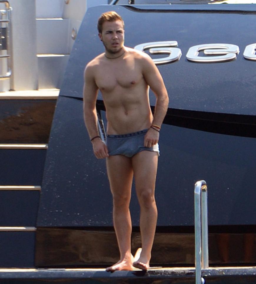 Mario Gotze Hat Sich Nach Seinem Wm Star Mario Gotze Liebes Urlaub Mit Ann Kathrin Brommel Ok Magazin