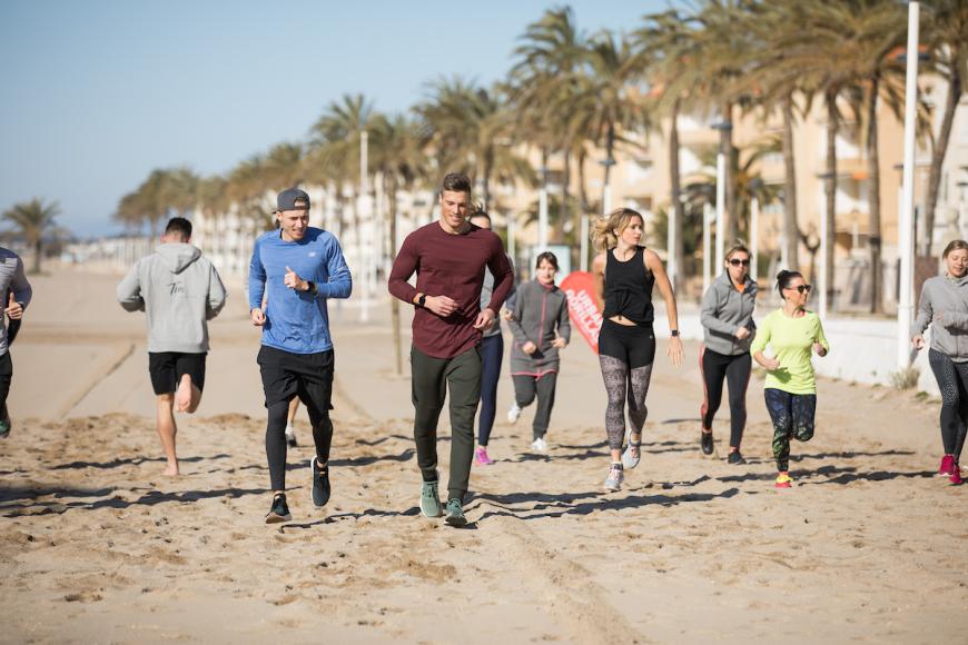 Aufwärmtraining im Sand - doppelt anstrengend.