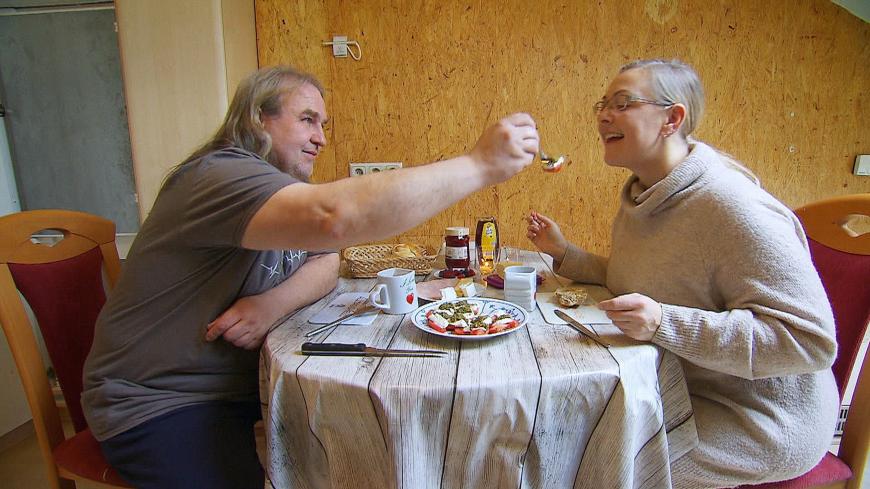 UPDATE 13. APRIL 2020: SVEN & SABINE - ZUSAMMEN
Glücklicher als im Moment könnte Sven nicht sein: