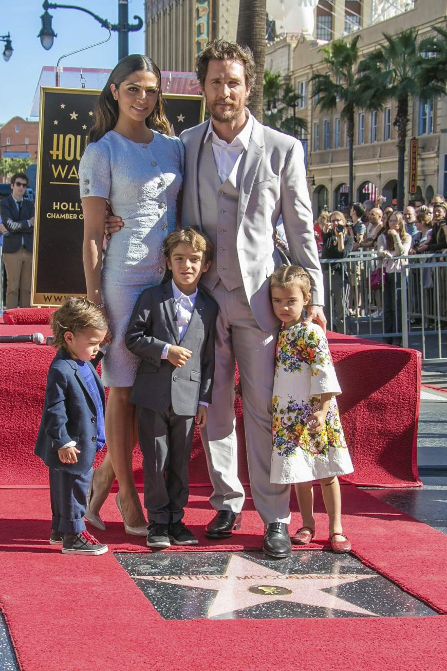Der Filmstar nahm seine süße Familie mit: Frau Camila Alves und die gemeinsamen Kinder Levi, Livingston und Vida.