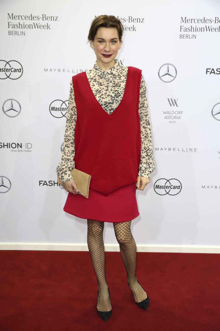 Schauspielerin Christiane Paul auf der Show von Dorothee Schumacher auf der Fashion Week Berlin