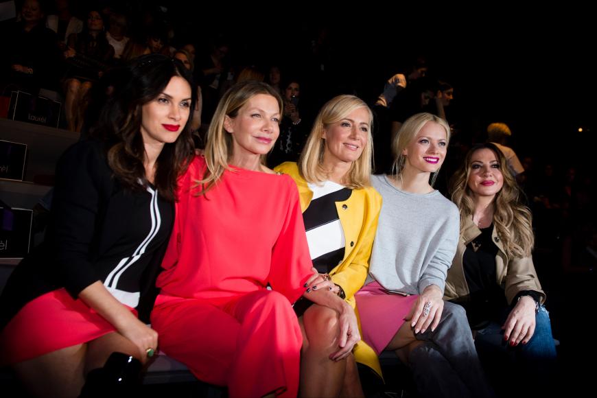 Prominent besetzte Front Row bei Laurel: Viktoria Lauterbach, Ursula Karven, Judith Betzler, Franziska Knuppe und Simone Thomalla