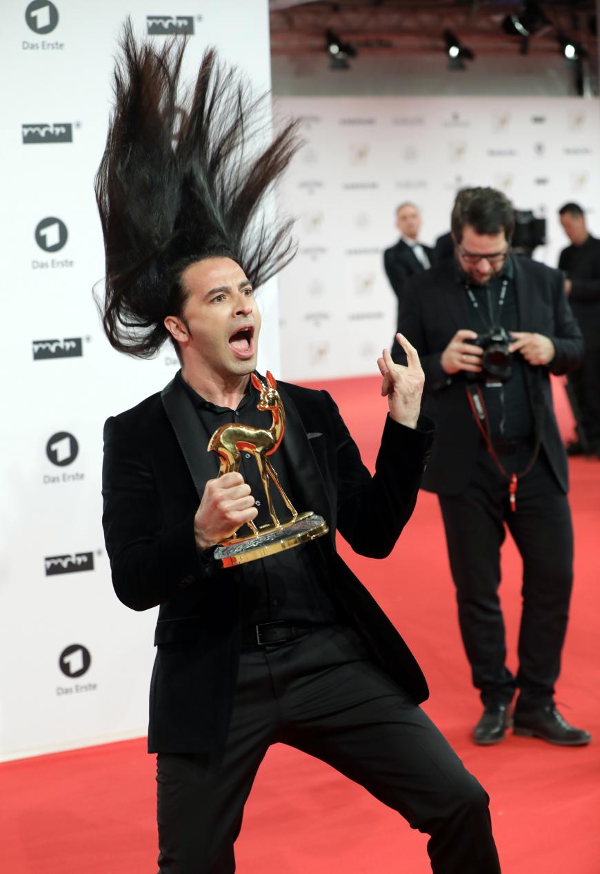 Schüttel' dein Haar für mich! Bülent Ceylan mit seinem Bambi