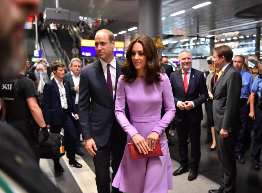 Los geht's! Kate und William am Freitag, 21. Juli, am Berliner Hauptbahnhof.
