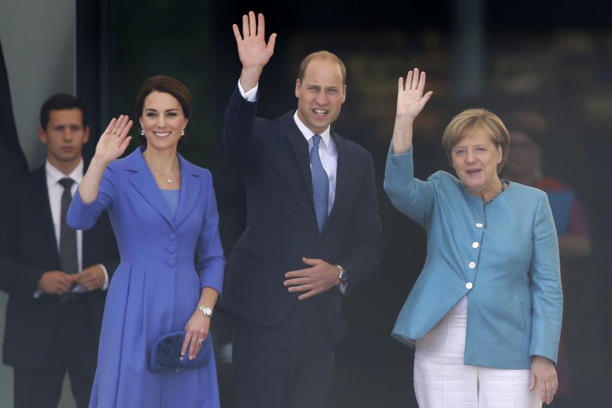Herzogin Kate und Prinz William bei ihrem Empfang in Berlin mit Kanzlerin Angela Merkel.