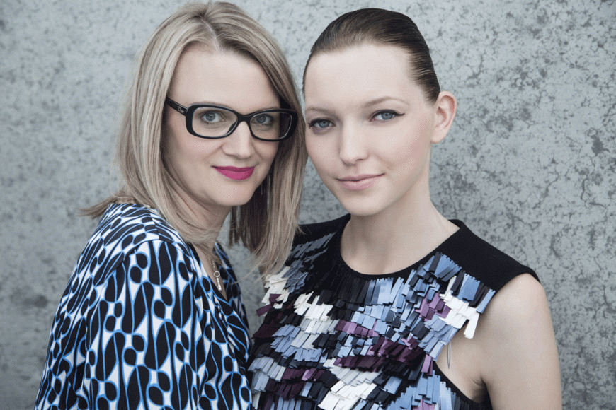 Gutes Team: Model Ajsa und IN Beauty-Chefin Rebecca Neumann beim Shooting in Hamburg