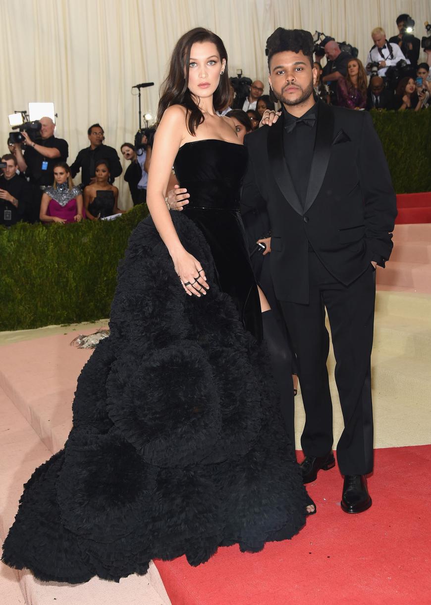 The Weeknd in Givenchy und Bella Hadid in Givenchy Haute Couture