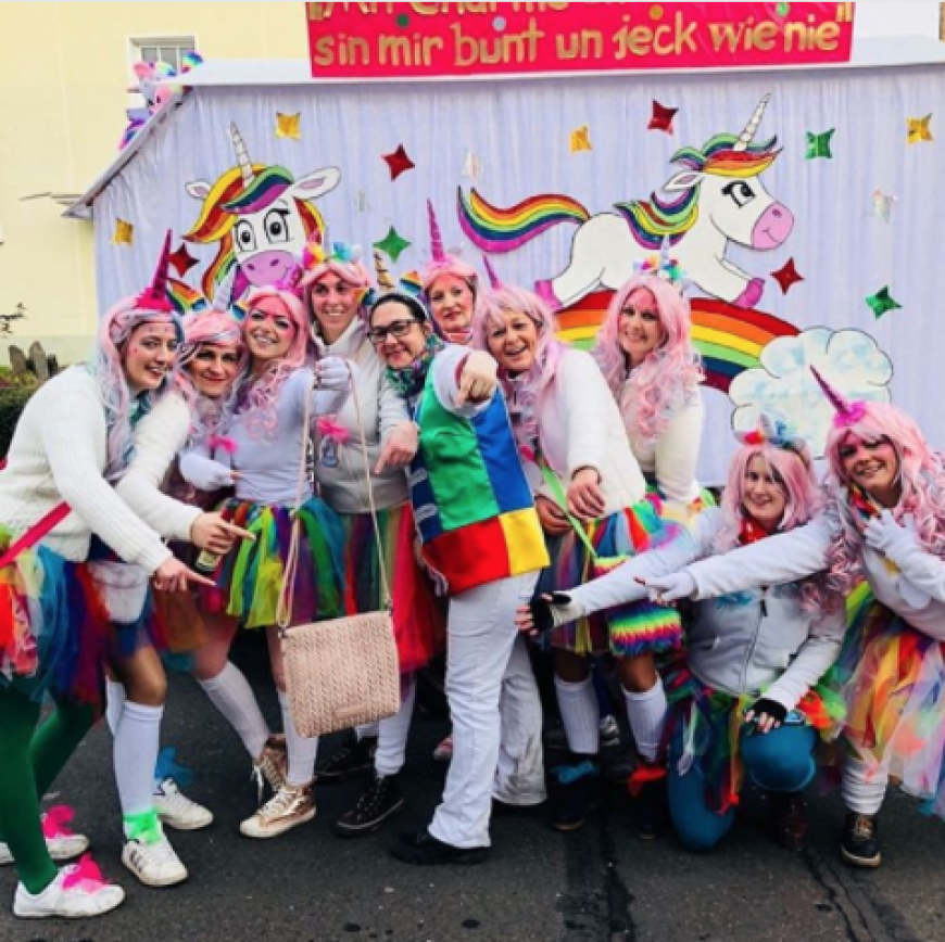 GZSZ-Star Anne Menden ist mit einer ganzen Einhorn-Gang unterwegs.