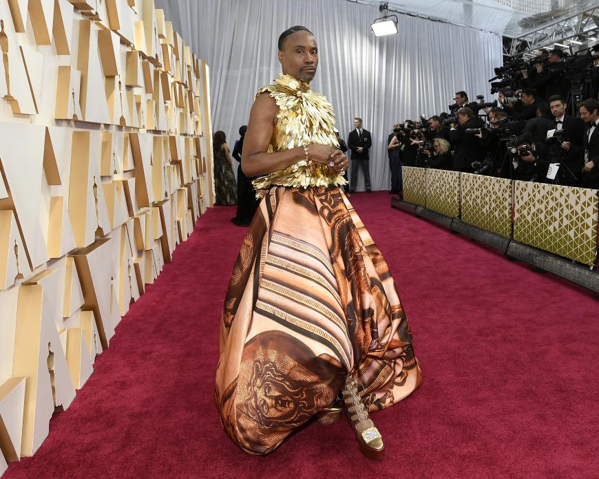 Auf diesen Auftritt haben wohl alle gespannt gewartet: Billy Porter gewohnt extravagant. Die Aufmerksamkeit war ihm mit diesem Look auf jeden Fall sicher!