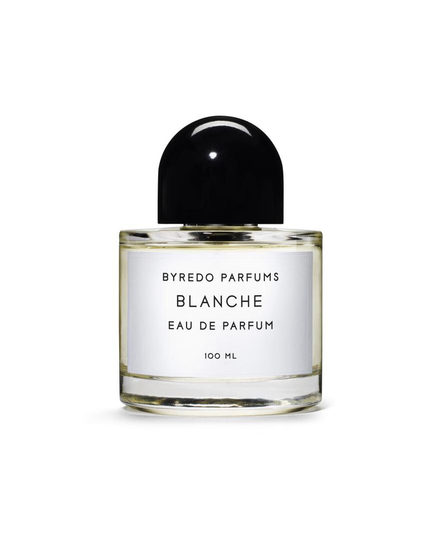 Duftet nach Rosenöl, Veilchen und warmen Moschusakzenten: „Blanche“ von Byredo, 50 ml, EdP, ca. 98 Euro, bellerebelle.de
