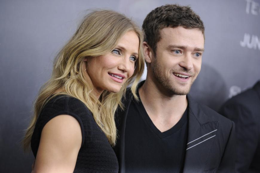 Cameron Diaz und Justin Timberlake (2003 - 2006)
Bevor Justin Timberlake seine heutige Ehefrau Jessica Biel heiratete, war er tatsächlich drei Jahre lang mit Cameron Diaz liiert. Über die Trennungsgründe wurde viel spekuliert: Vom großen Altersunterschied (8 Jahre), Camerons damals starkem Kinderwunsch und einem Seitenspung Timberlakes war die Rede. Was letztendlich stimmt, wissen nur die beiden. Feststeht, dass Cameron heute glückliche Mama ist und Justin mit seiner Jessica nach Fremdflirt-Bildern eine schwere Krise durchmacht.