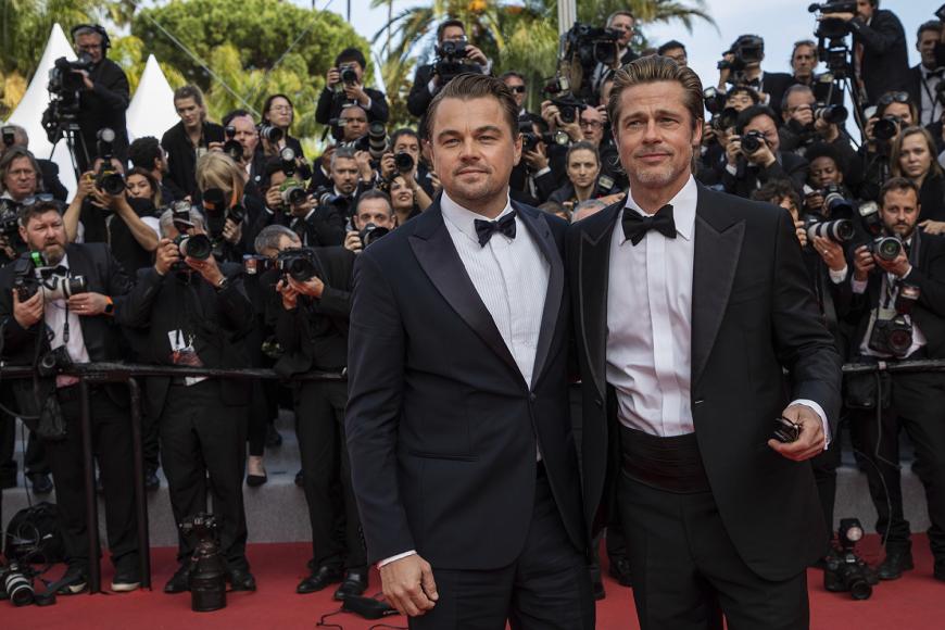 Zwei Hotties mit Fliege: Leonardo DiCaprio und Brad Pitt (r.) bei der Premiere von
