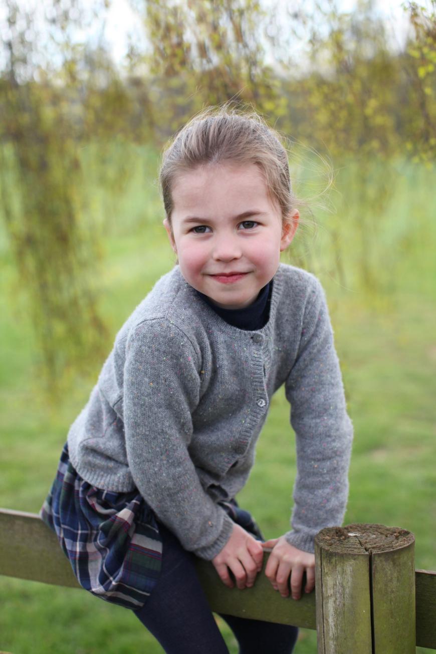 Auf diesem Bild sieht Charlotte ihren Eltern Kate und William zum Verwechseln ähnlich!